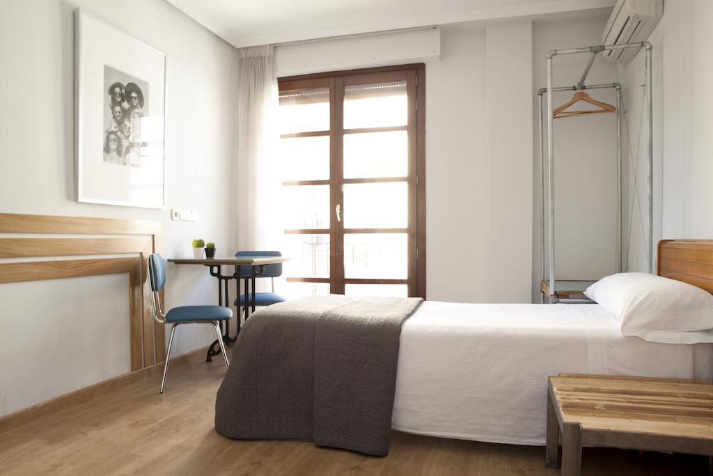 Apartamentos Sabinas Don Jaime Zaragoza Room photo